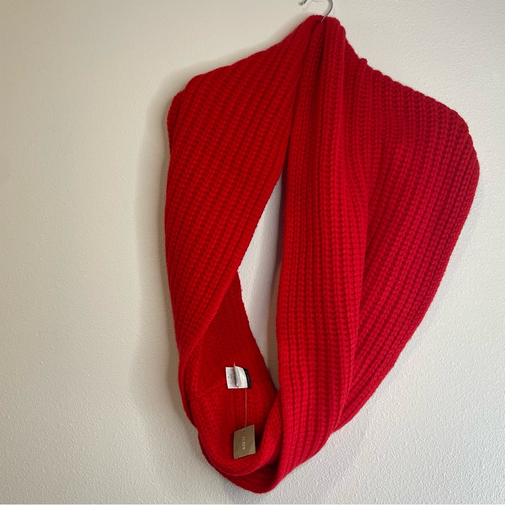 NEW J. Crew Navy Chunky Ribbed Infinity Scarf in Red with tag